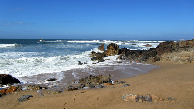 海浪沙滩