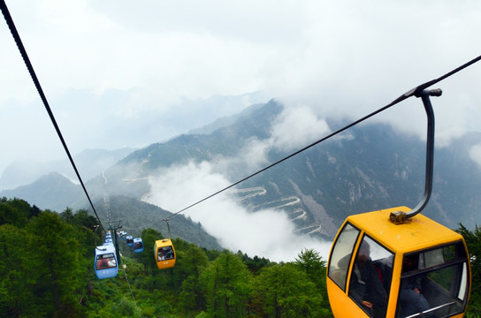 秦岭主峰太白山