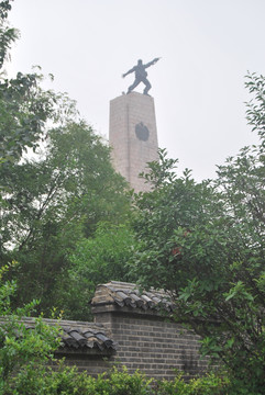 铁道游击队纪念碑