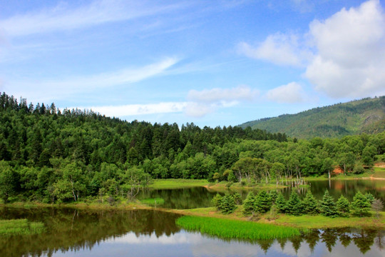 香格里拉属都湖