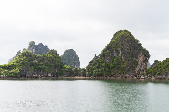 越南下龙湾 海上桂林风光