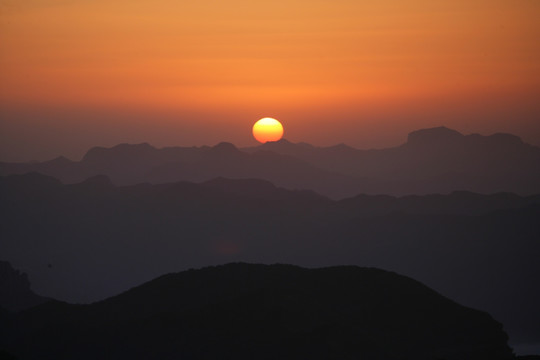 太行板山日出