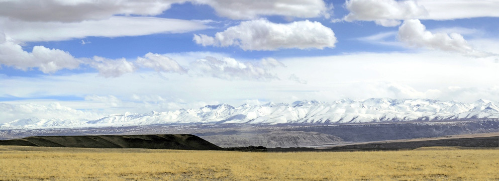 西藏喜马拉雅山脉扎达土林