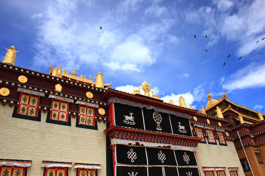 香格里拉的松赞林寺