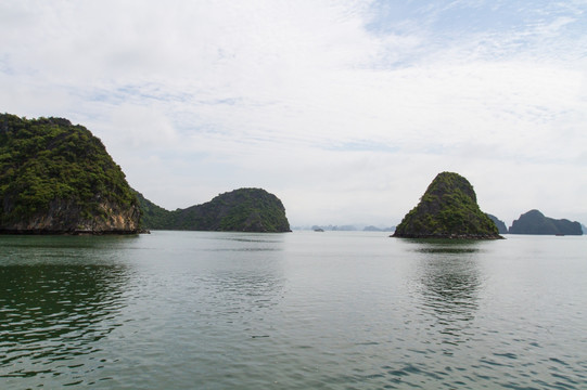 越南下龙湾 海上桂林风光