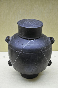 龙山文化黑陶罍