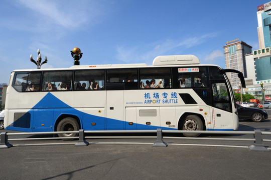 成都机场专线公交车
