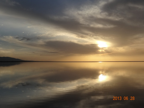 青海湖的黄昏
