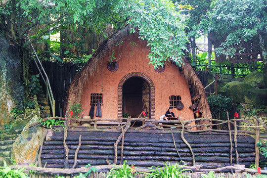 三亚槟榔谷原生态黎苗文化旅游区