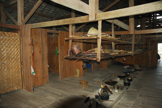基诺山寨基诺族村民的家