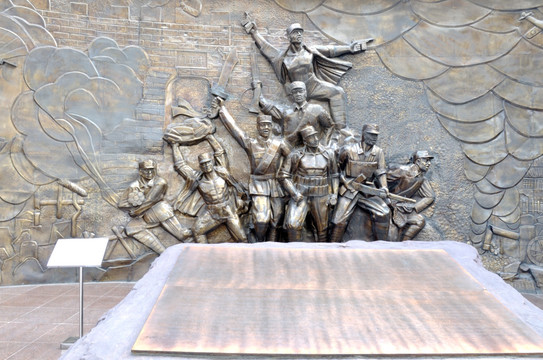 台儿庄大战纪念馆中的抗战雕塑