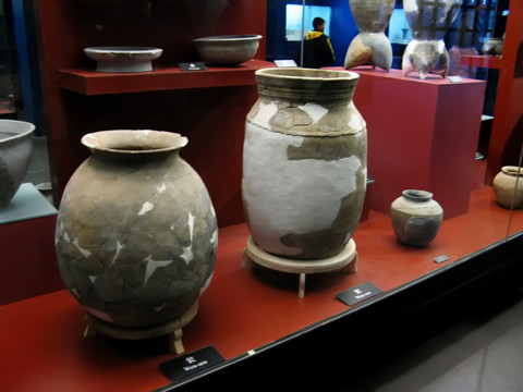 瓮 陶罐
