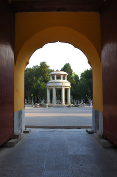 北京中山公园格言亭
