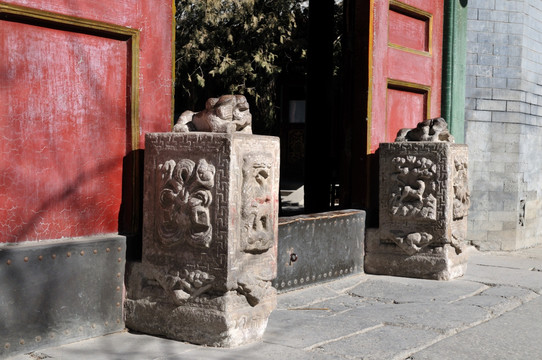 颐和园古建筑的门墩