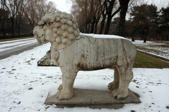 十三陵神路石雕狮子