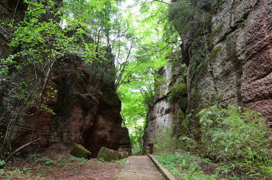 峡谷小径