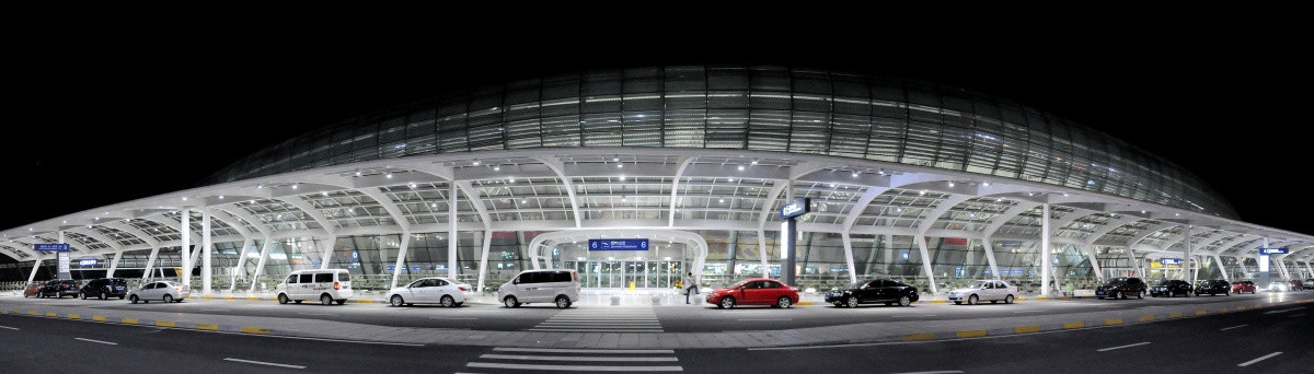 航站楼夜景 机场建筑