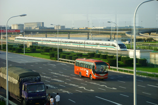 上海机场磁悬浮列车