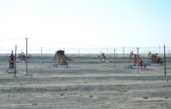 新疆克拉玛依油田抽油机