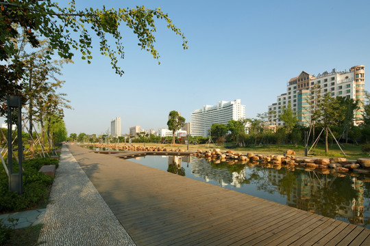 市民广场一字型水景