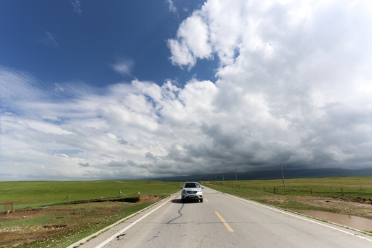 青海湖草原公路