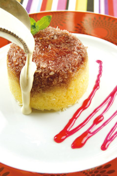 树莓椰子蛋糕