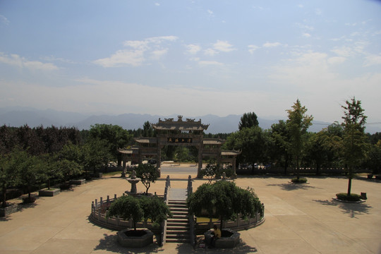 西安香积寺前院及秦岭