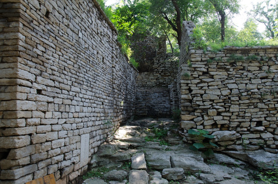 井塘古村石墙