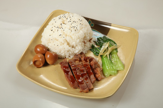 卤蛋鸡排饭