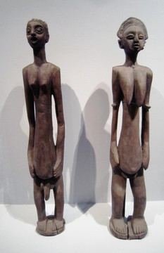 非洲裸体男女雕刻