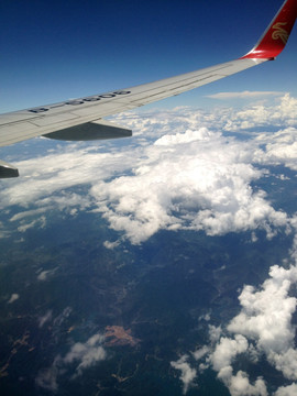 航拍 飞机 机翼 鸟瞰 云彩