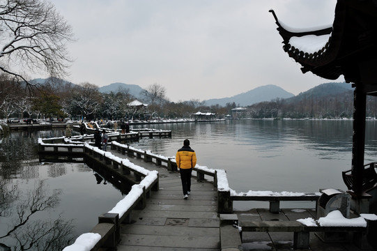 杭州 西湖 长堤 雪景 冬季