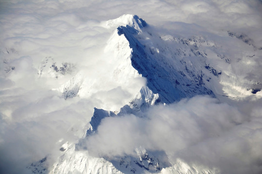 西藏风光 险峻的冰峰