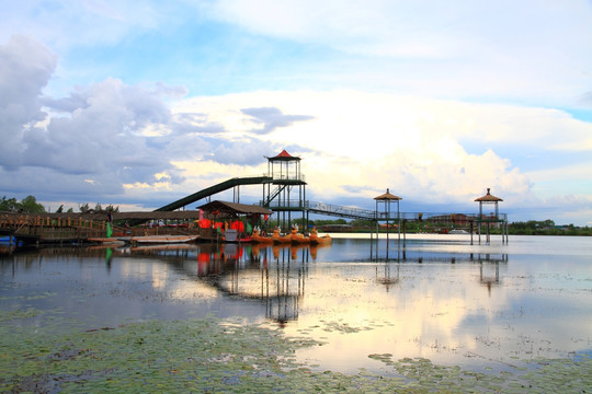 鹤鸣湖景区