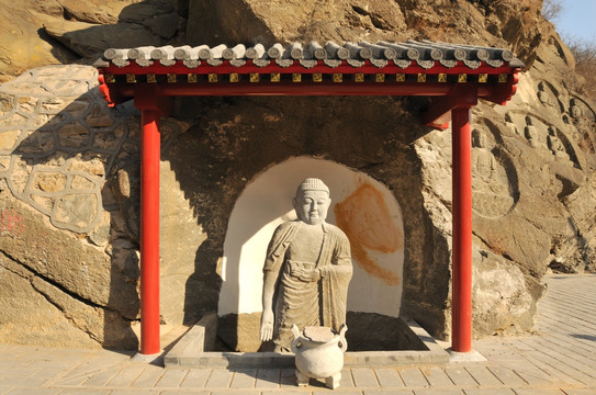 北京京西古道石佛村摩崖造像