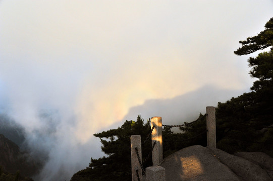 黄山 春季 晨雾 早晨 曙光