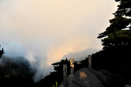 黄山 春季 晨雾 早晨 曙光