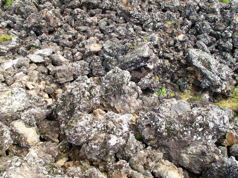 阿尔山 火山岩熔岩石塘