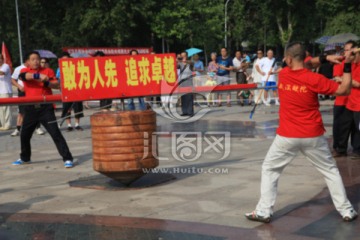 巨型鞭陀