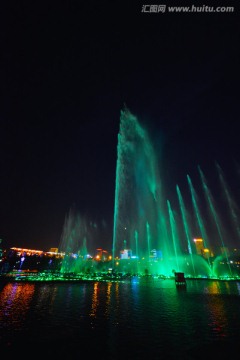 绿光音乐喷泉