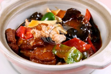 家常豆腐煲