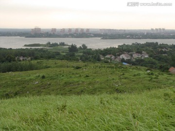 青山绿水湖泊城市楼群 滁州