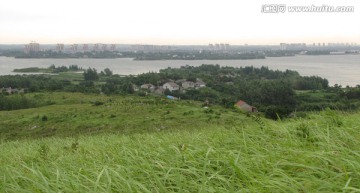 青山绿草湖泊城市 滁州
