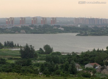 滁州城北远眺 晨光中的城市