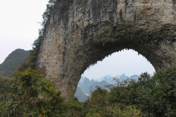 桂林阳朔月亮山