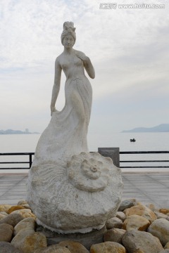 山东威海幸福公园海螺女雕像