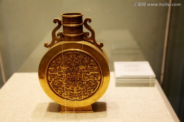 北京故宫珍宝馆藏品镏金镂花瓶