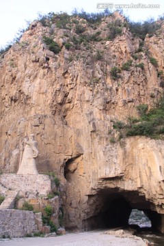 山洞和雕塑