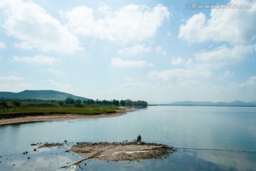 坝上闪电湖