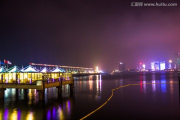 青岛夜景 情人坝灯塔